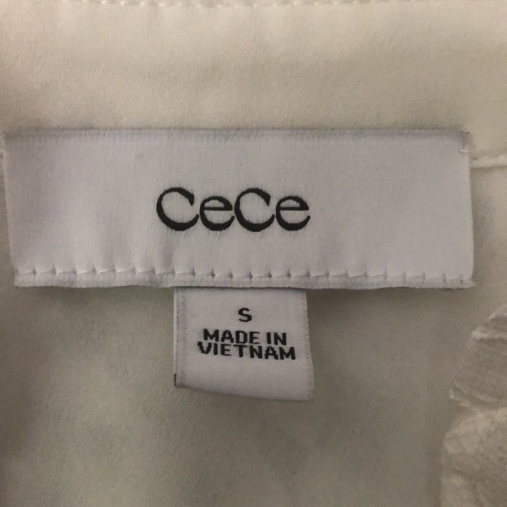 NWT CeCe Ivory Floral Lace Dress in size Small w/Mini Puff Sleeves & structure - Picture 3 of 8